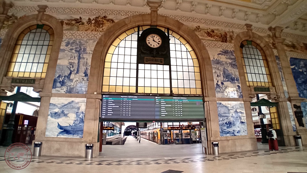 Hol na dworcu Sao Bento