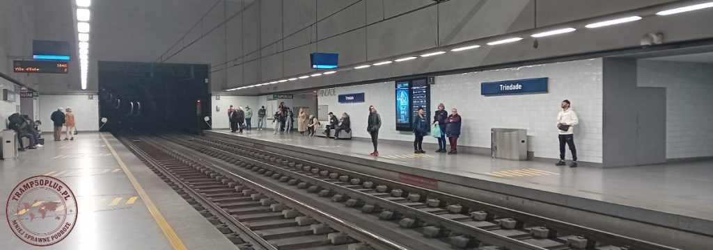 Komunikacja miejska w Porto - stacja metra Trindade