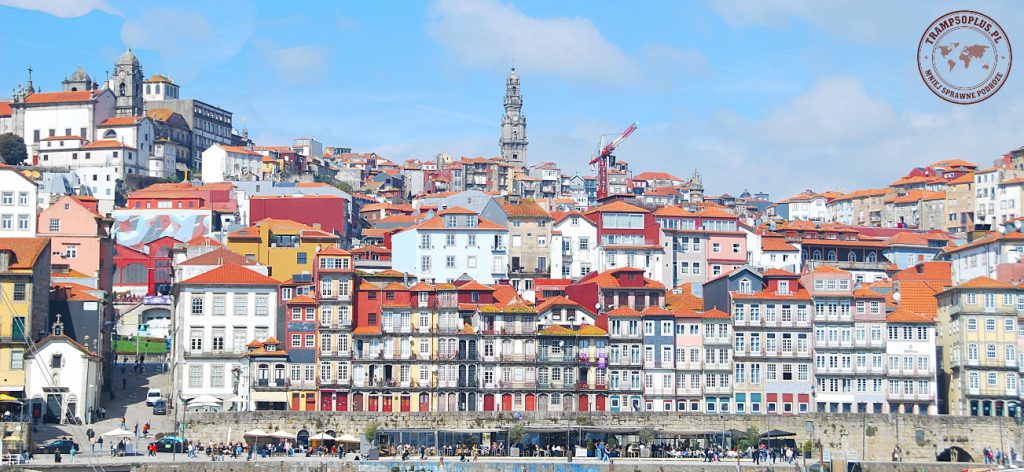 Dzielnica Ribeira w Porto widziana z drugiego brzegu